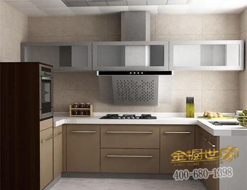 “熱脹冷縮”的 夏季氣候，我們將如何更好的保養(yǎng)整體櫥柜呢？